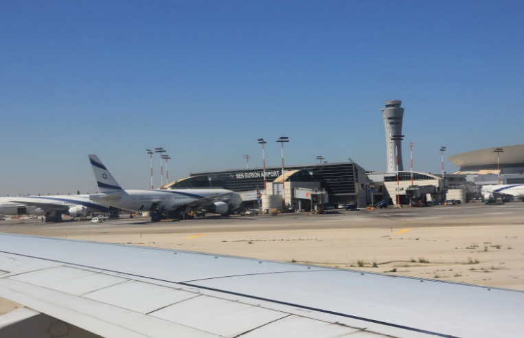 شلل يضرب طيران إسرائيل ومصر والادن يرفضان اللجوء